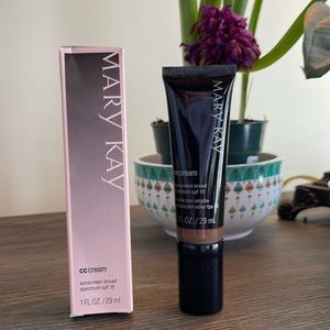 Mary Kay CC Cream - Very Deep